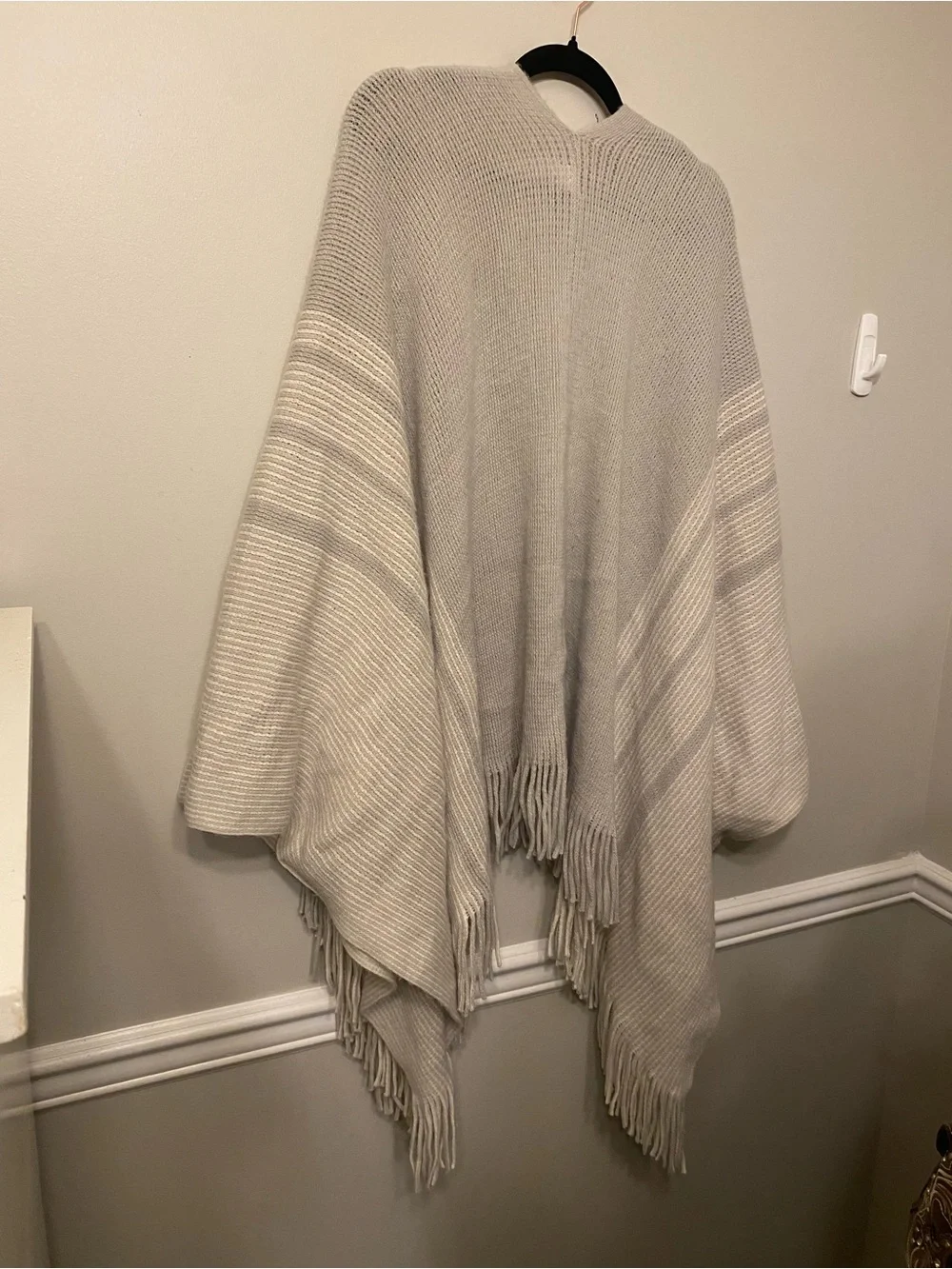 Neutral Gray Knit Fringe Poncho - Unbranded